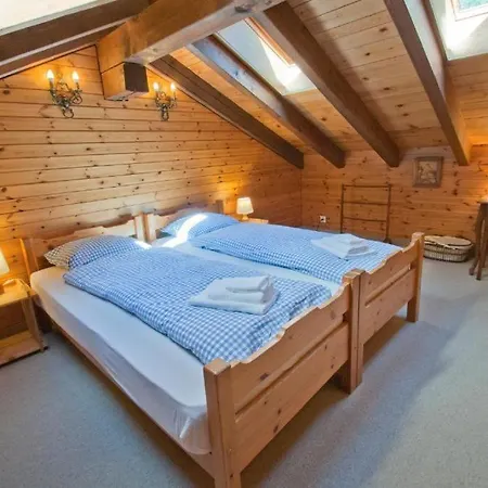 Διαμέρισμα Three-bedroom Cozy In