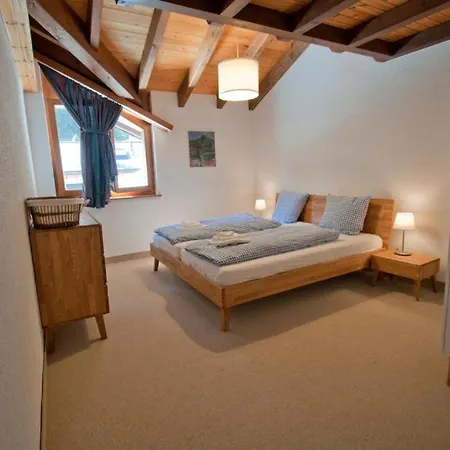 Three-bedroom Cozy In Ζερμάτ