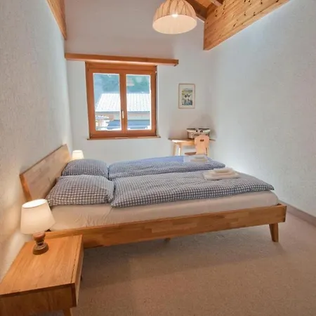Three-bedroom Cozy In 公寓